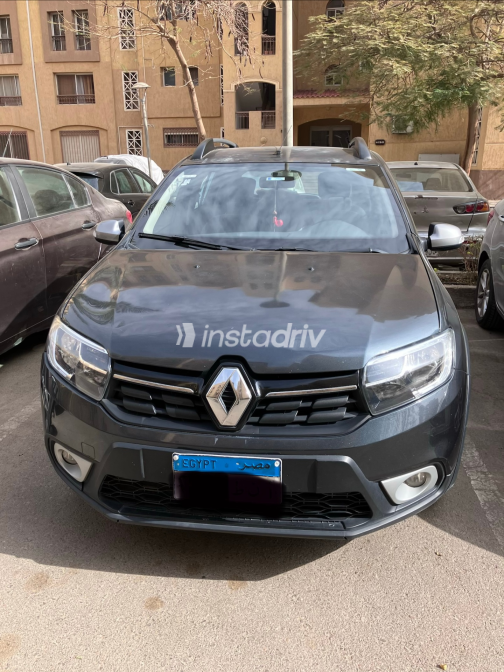 رينو سانديرو  ( ستيب  واى ) 2021 رمادي غامق أوتوماتيك مستعملة للبيع في القاهرة الكبرى ( القاهرة - الجيزة) - 3