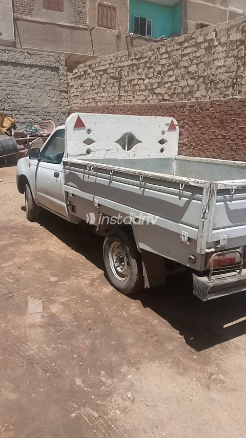 Nissan Pick up 2012 White Manual Used for Sale in Greater Cairo ( Cairo + Giza) - 9