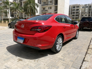 Opel Astra 2016 Red Automatic Used for Sale in Greater Cairo ( Cairo + Giza)