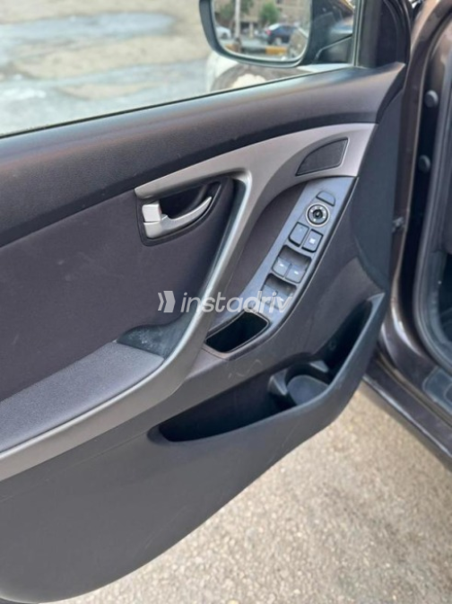 Hyundai Elantra MD 2016 Brown Automatic Used for Sale in Giza - 5