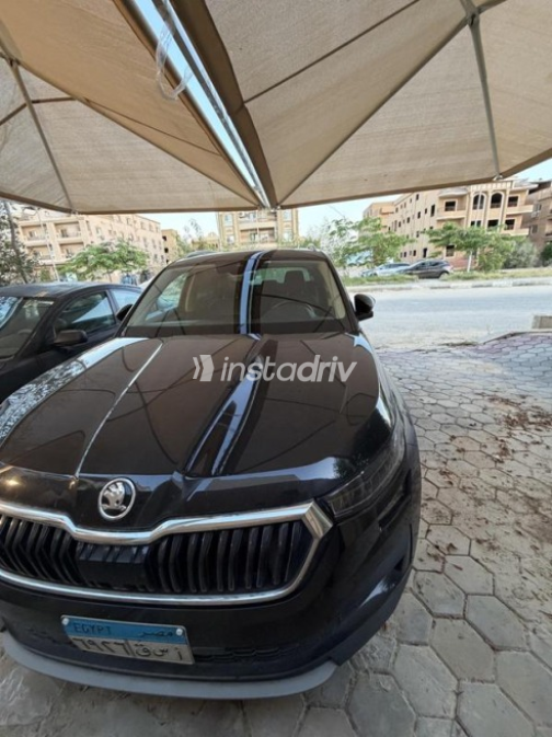 سكودا كودياك 2023 أسود أوتوماتيك مستعملة للبيع في الشروق - 3