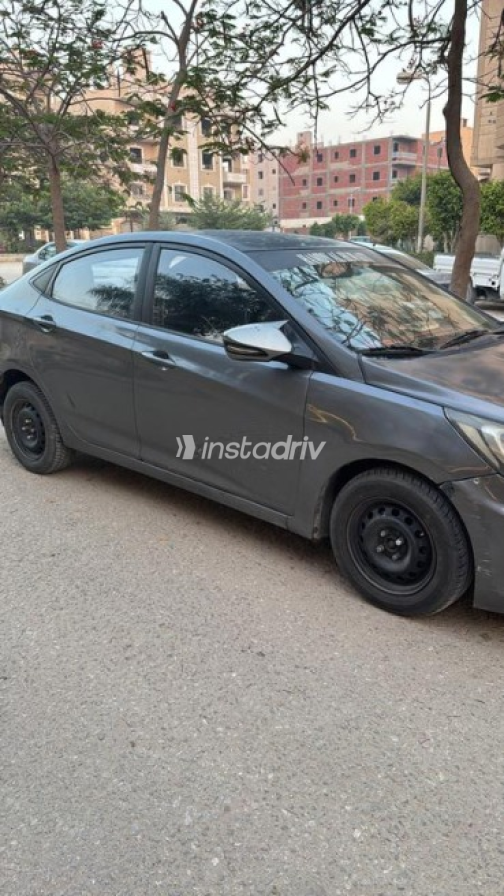 Hyundai Accent RB 2012 Mocha Automatic Used for Sale in Cairo - 2