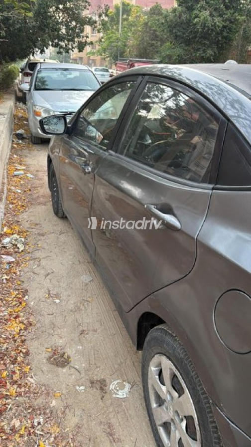 Hyundai Accent RB 2012 Mocha Automatic Used for Sale in Cairo - 4