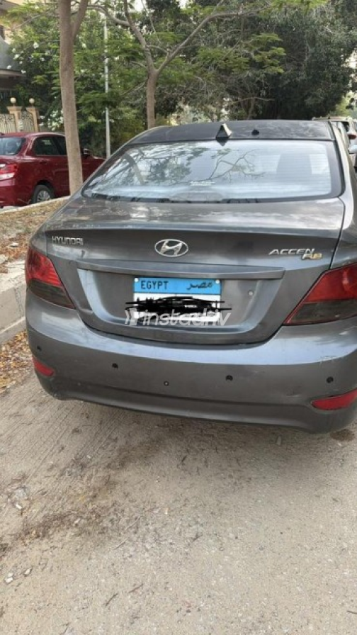 Hyundai Accent RB 2012 Mocha Automatic Used for Sale in Cairo - 5