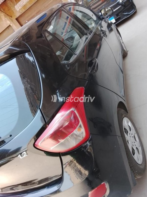 Hyundai I10 2016 Black Automatic Used for Sale in Nasr city - 4