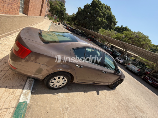 Skoda Octavia 2015 Brown Automatic Used for Sale in Greater Cairo ( Cairo + Giza) - 2