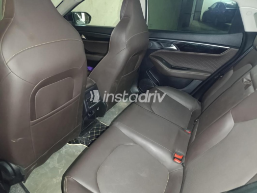 جاك J7 2022 أبيض أوتوماتيك مستعملة للبيع في الجيزة - 10