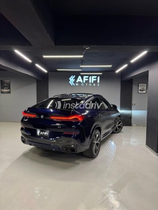 بي ام دبليو X6 M 2024 أزرق غامق أوتوماتيك مستعملة للبيع في القاهرة - 4