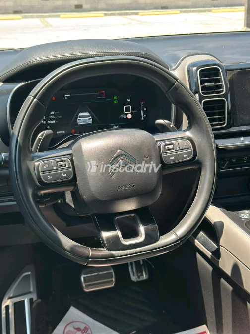 سيتروين C5 2022 أبيض أوتوماتيك مستعملة للبيع في القاهرة الكبرى ( القاهرة - الجيزة) - 4