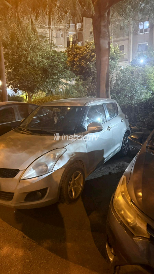 Suzuki Swift 2015 Silver Automatic Used for Sale in Greater Cairo ( Cairo + Giza) - 1