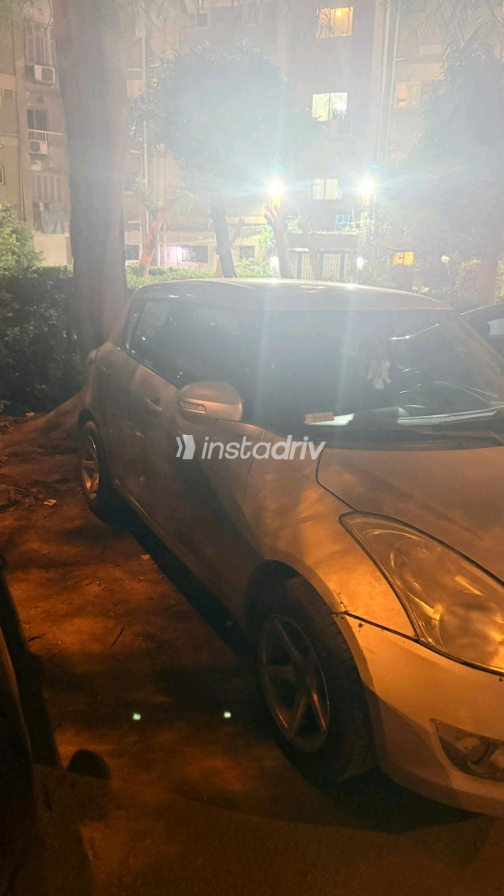 Suzuki Swift 2015 Silver Automatic Used for Sale in Greater Cairo ( Cairo + Giza) - 2
