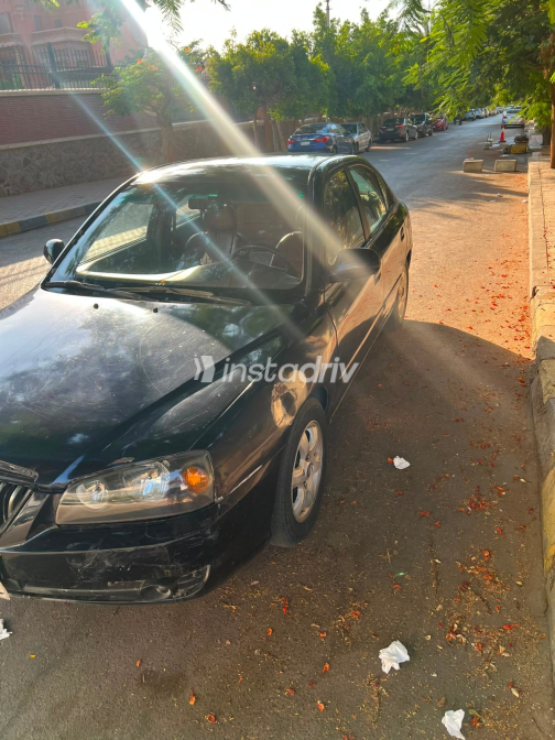 Hyundai Elantra 2006 Blue Manual Used for Sale in Greater Cairo ( Cairo + Giza) - 5