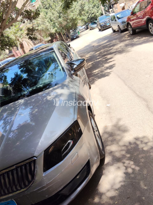 سكودا اوكتافيا A7 2015 فضي أوتوماتيك مستعملة للبيع في القاهرة الكبرى ( القاهرة - الجيزة) - 4