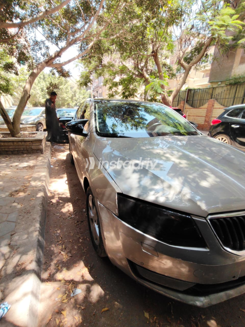 سكودا اوكتافيا A7 2015 فضي أوتوماتيك مستعملة للبيع في القاهرة الكبرى ( القاهرة - الجيزة) - 6
