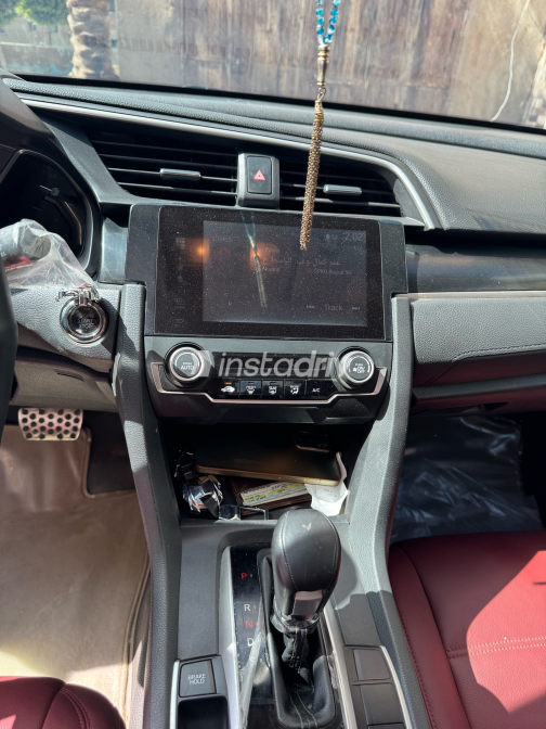 Honda Civic 2020 Silver Automatic Used for Sale in Greater Cairo ( Cairo + Giza) - 6