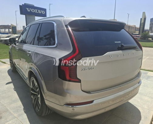 فولفو XC90 2025 ذهبي أوتوماتيك مستعملة للبيع في القاهرة الكبرى ( القاهرة - الجيزة) - 4