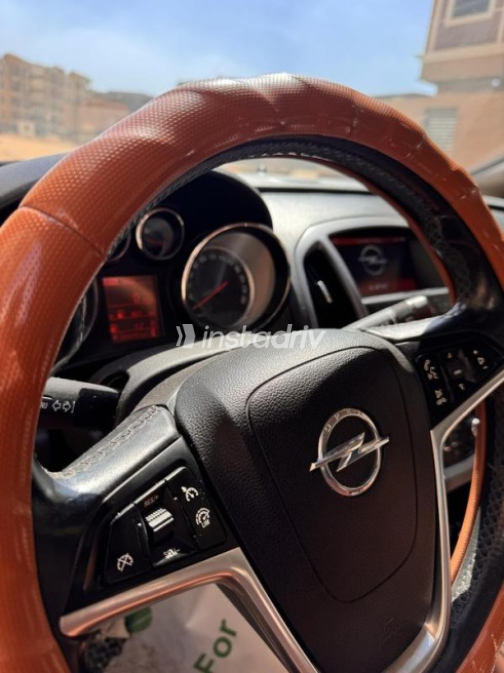 Opel Astra 2019 White Automatic Used for Sale in Greater Cairo ( Cairo + Giza) - 3