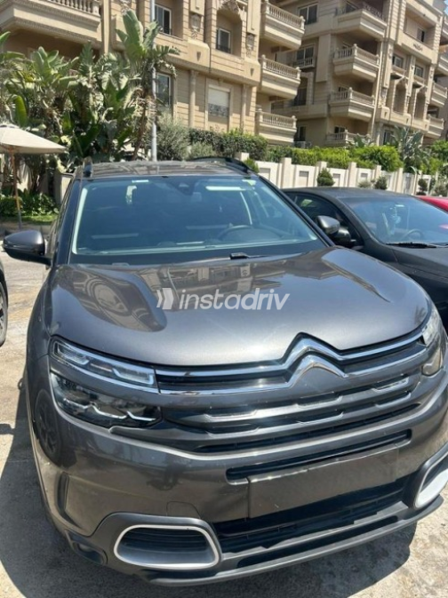 سيتروين C5 2022 رمادي غامق أوتوماتيك مستعملة للبيع في الشروق - 1