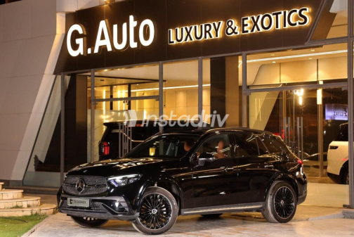 مرسيدس GLC 300 2024 أسود أوتوماتيك مستعملة للبيع في مدينة الشيخ زايد - 2