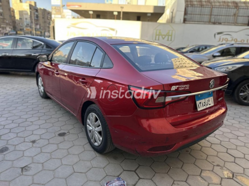 MG 5 2022 Dark Red Automatic Used for Sale in Nasr city - 8