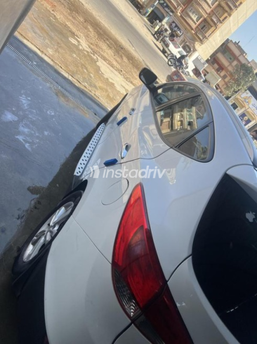Hyundai IX 35 2014 White Automatic Used for Sale in Damietta - 2