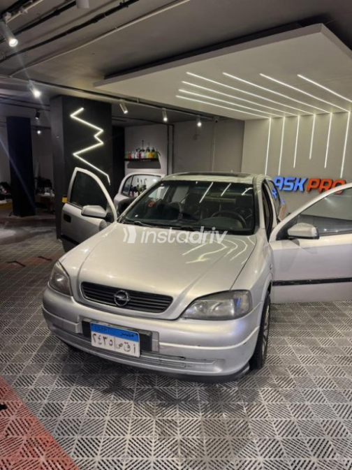 Opel Astra 2000 Silver Automatic Used for Sale in Greater Cairo ( Cairo + Giza) - 1