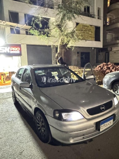Opel Astra 2000 Silver Automatic Used for Sale in Greater Cairo ( Cairo + Giza) - 5
