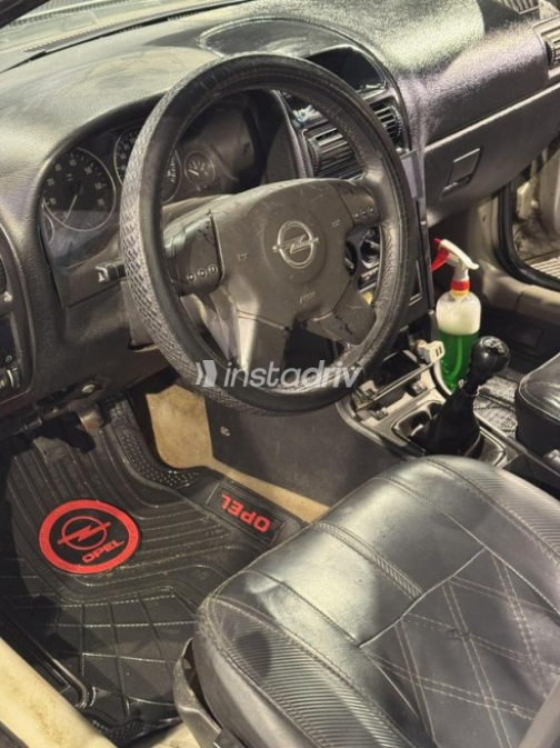 Opel Astra 2000 Silver Automatic Used for Sale in Greater Cairo ( Cairo + Giza) - 7
