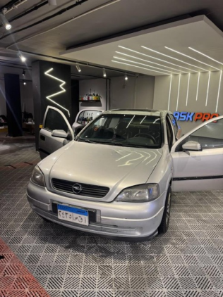 Opel Astra 2000 Silver Automatic Used for Sale in Greater Cairo ( Cairo + Giza)