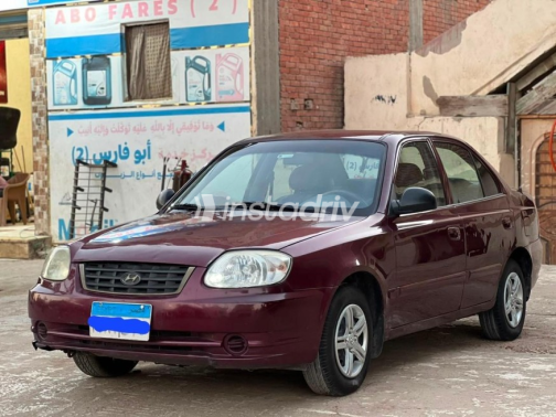 Hyundai Verna 2017 Dark Red Automatic Used for Sale in Alexandria - 4