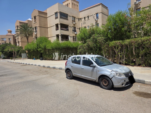Renault Sandero 2014 Silver Automatic Used for Sale in Greater Cairo ( Cairo + Giza) - 5