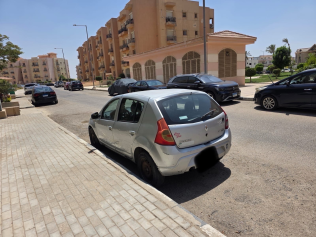 رينو سانديرو 2014 فضي أوتوماتيك مستعملة للبيع في القاهرة الكبرى ( القاهرة - الجيزة)