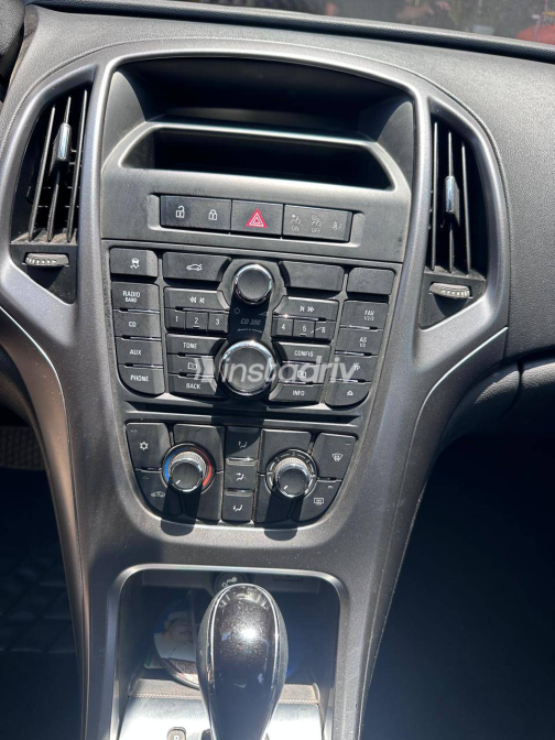 Opel Astra 2017 Brown Automatic Used for Sale in Greater Cairo ( Cairo + Giza) - 4