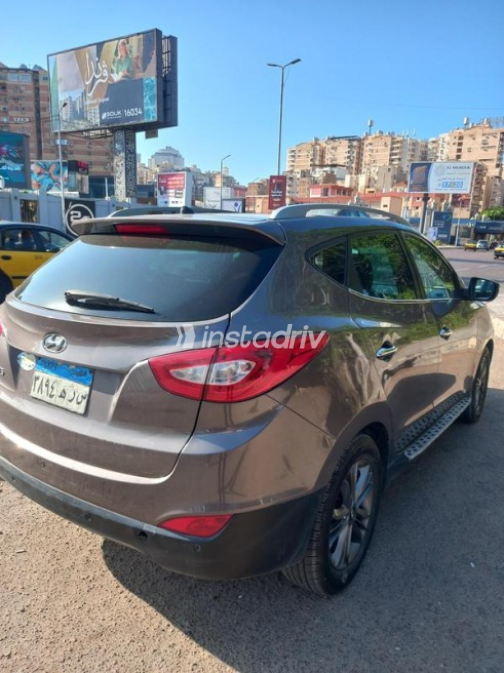 هيونداي IX 35 2015 موكا أوتوماتيك مستعملة للبيع في الإسكندرية - 6