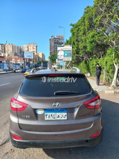 هيونداي IX 35 2015 موكا أوتوماتيك مستعملة للبيع في الإسكندرية - 8