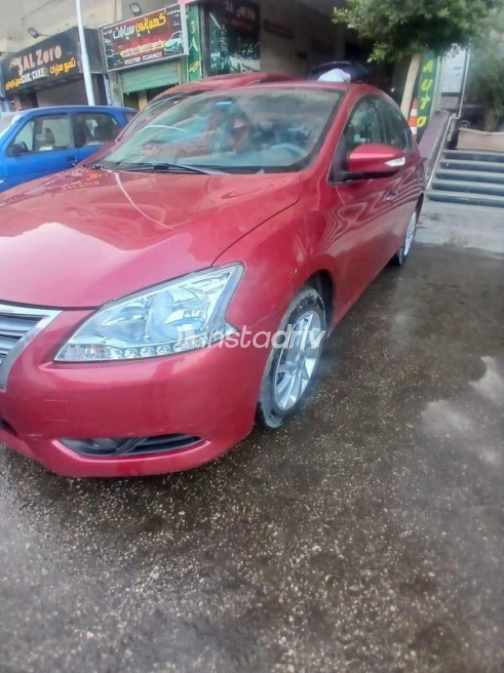 Nissan Sentra 2023 Dark Red Automatic Used for Sale in El Haram - 2