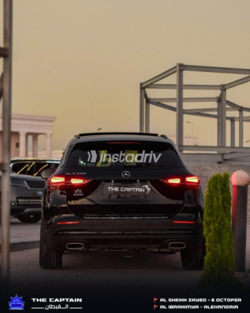 مرسيدس GLA 200 2024 أسود أوتوماتيك مستعملة للبيع في مدينة الشيخ زايد - 2