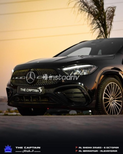 مرسيدس GLA 200 2024 أسود أوتوماتيك مستعملة للبيع في مدينة الشيخ زايد - 5
