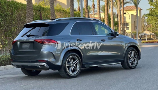 Mercedes GLE 450 2023 Gray Automatic Used for Sale in Sheikh Zayed City - 4