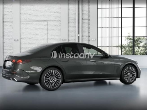 مرسيدس E 200 2025 رمادي أوتوماتيك مستعملة للبيع في القاهرة - 2