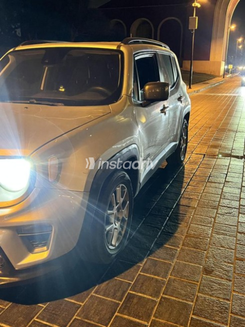 جيب رينيجيد 2019 أبيض أوتوماتيك مستعملة للبيع في القاهرة الكبرى ( القاهرة - الجيزة) - 3