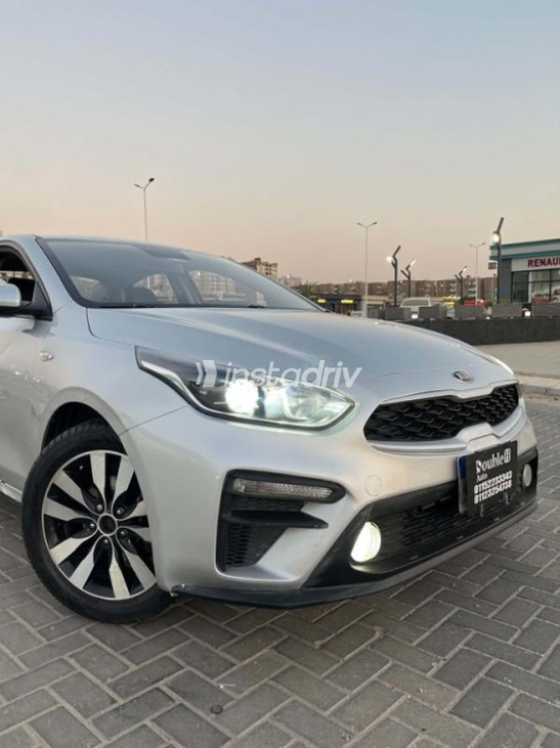 Kia Cerato 2019 Silver Automatic Used for Sale in Nasr city - 2
