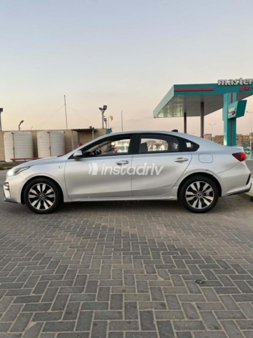 Kia Cerato 2019 Silver Automatic Used for Sale in Nasr city - 10