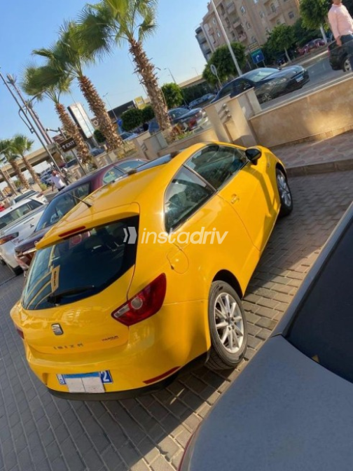 Seat Ibiza 2012 Yellow Automatic Used for Sale in Cairo - 4