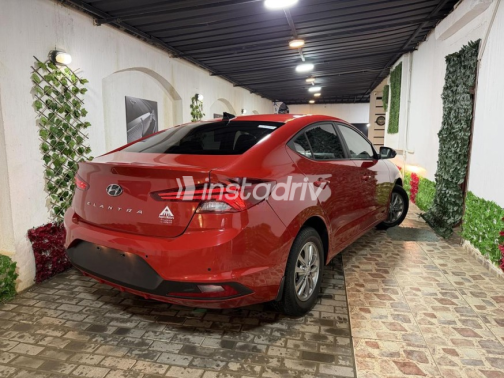 Hyundai Elantra 2025 Red Automatic Used for Sale in Cairo - 3