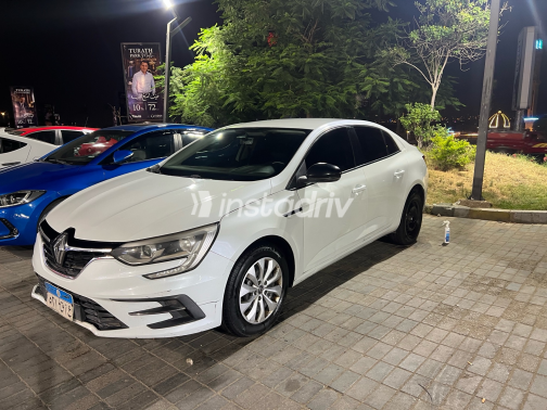 رينو ميجان 2022 أبيض CVT مستعملة للبيع في القاهرة الكبرى ( القاهرة - الجيزة) - 2