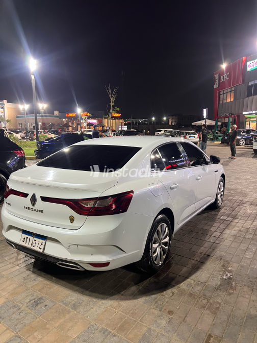 رينو ميجان 2022 أبيض CVT مستعملة للبيع في القاهرة الكبرى ( القاهرة - الجيزة) - 5