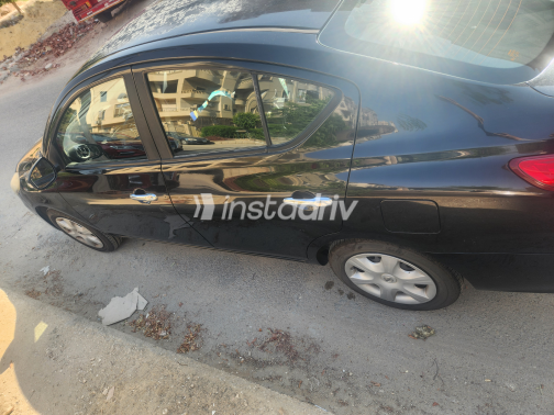 نيسان صنى 2020 أسود أوتوماتيك مستعملة للبيع في القاهرة الكبرى ( القاهرة - الجيزة) - 1