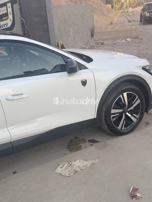 بيجو 408 2023 أبيض أوتوماتيك مستعملة للبيع في القاهرة الكبرى ( القاهرة - الجيزة) - 4