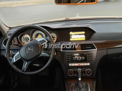 Mercedes 180 2012 White Automatic Used for Sale in Alexandria - 6